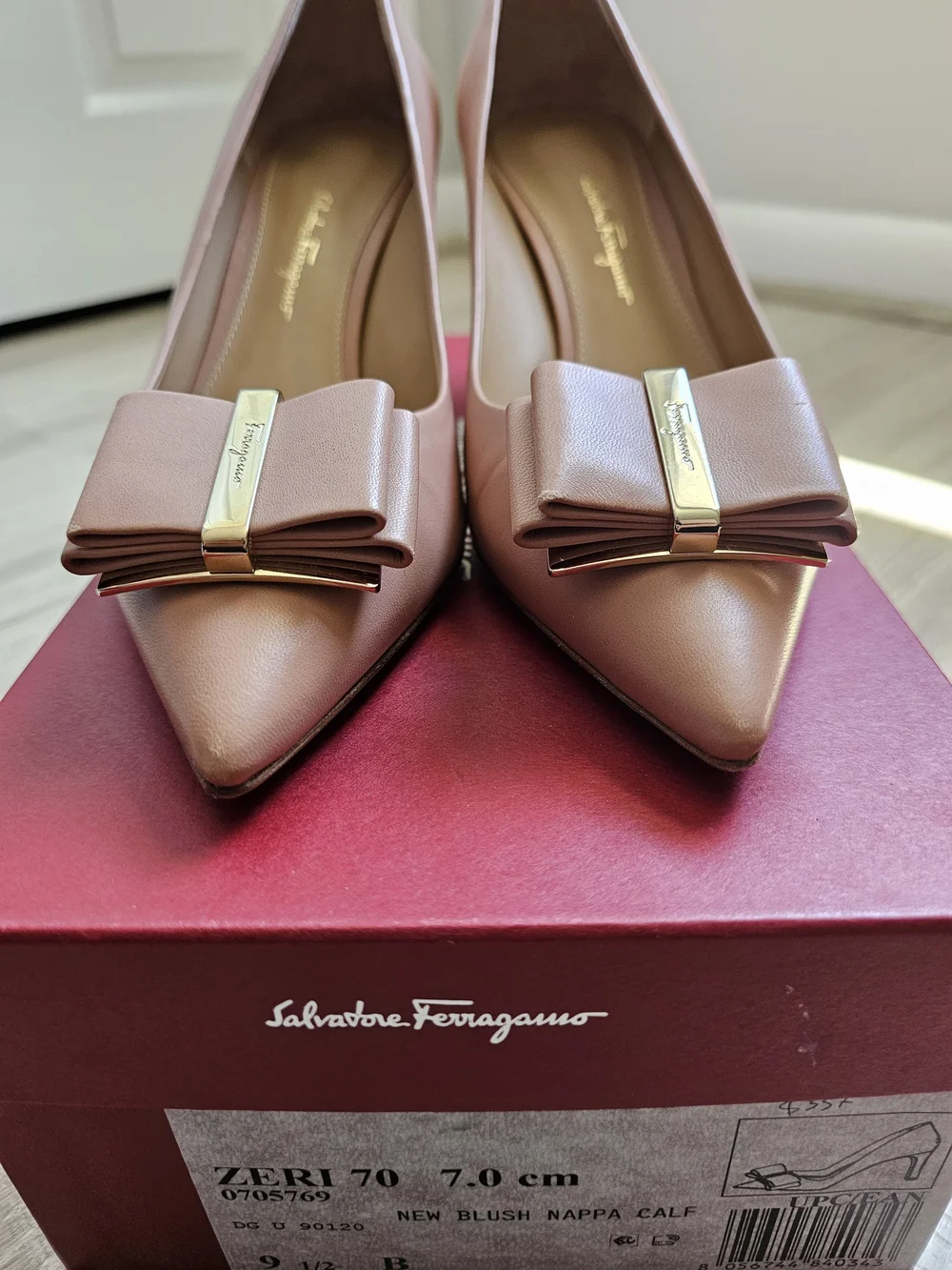 Ferragamo Zeri Blush Pumps - Picture 3 of 7